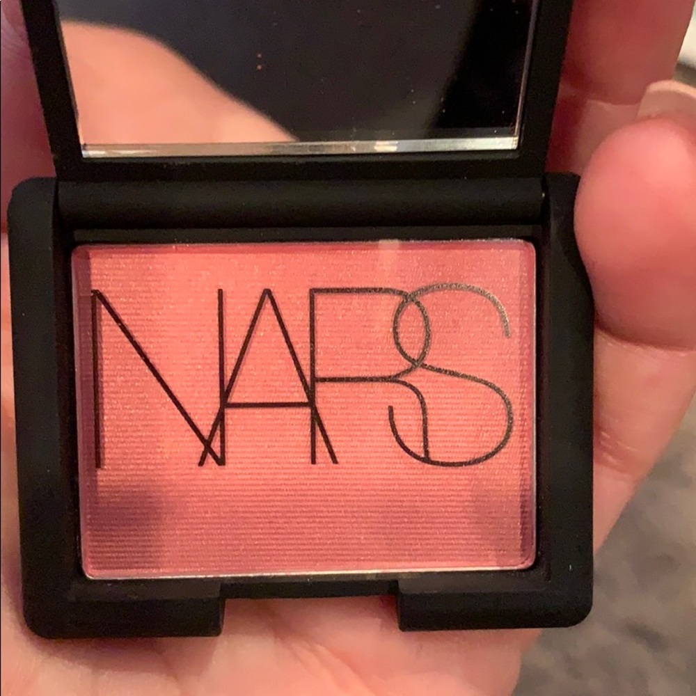 Makeup - Picture 4 of 5